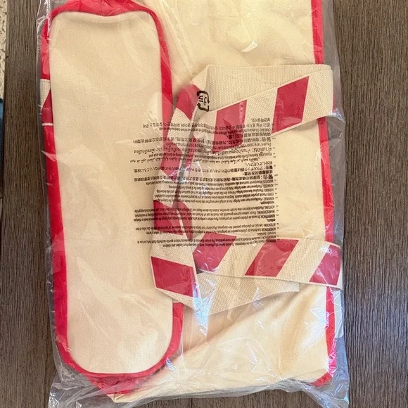 Disney Festive Cream and Red Chip and Dale Bag - Picture 3 of 4